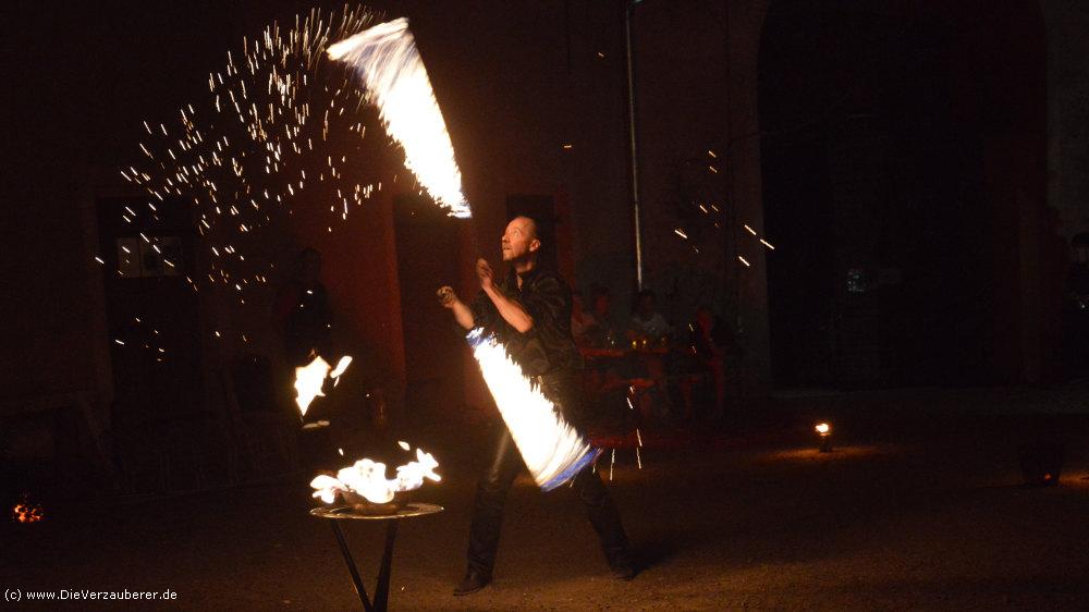 Haaaaaammer Feuereffekte bis zu 8 Meter hohen Flammen