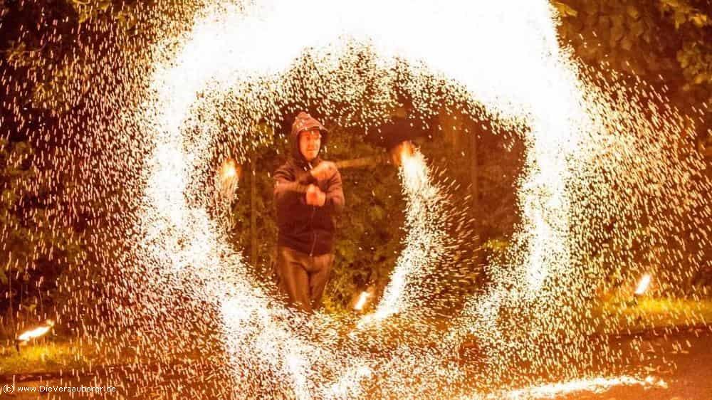 Feuerkünstler Braunschweig für Hochzeit Geburtstag Firmenfeier