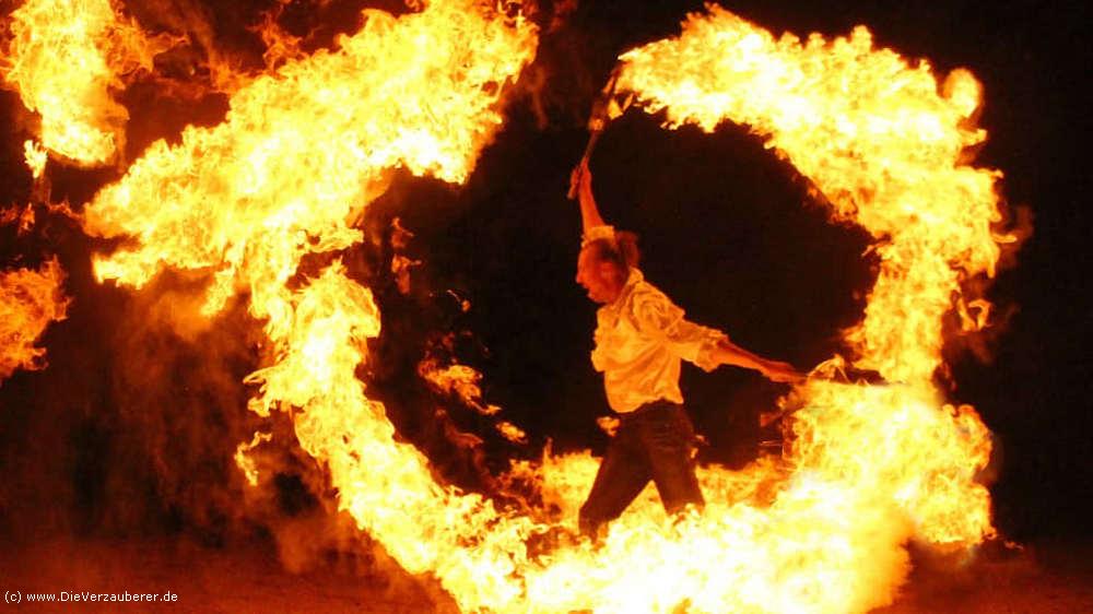 #Feuershow Chemnitz | Feuerkünstler Feuertanz & Lichtershow