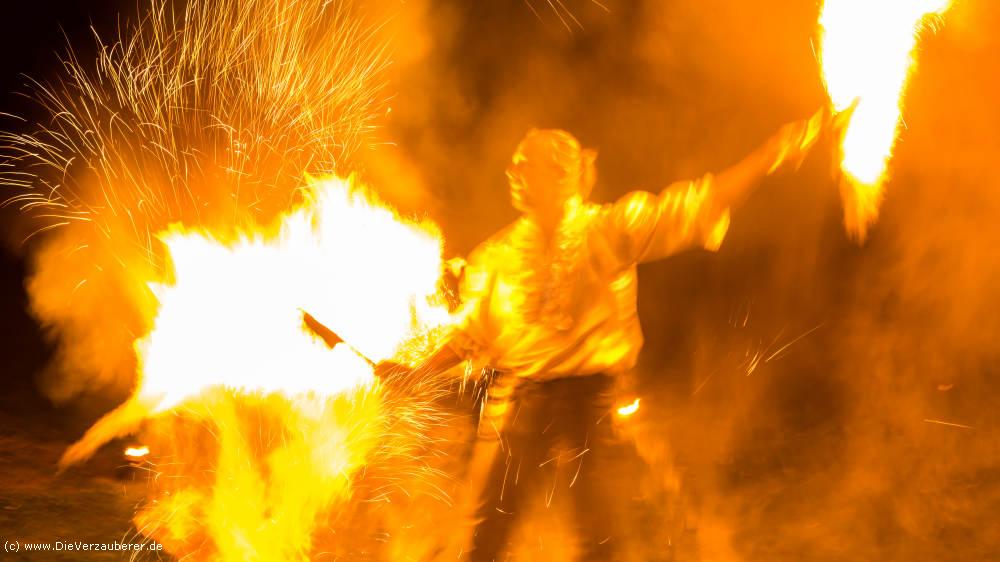 Feuershow im Schloss Reichstädt bei Dippoldiswalde für Hochzeit