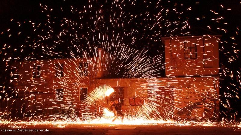 Feuerkünstler Dresden - Atemberaubende Unterhaltung buchen