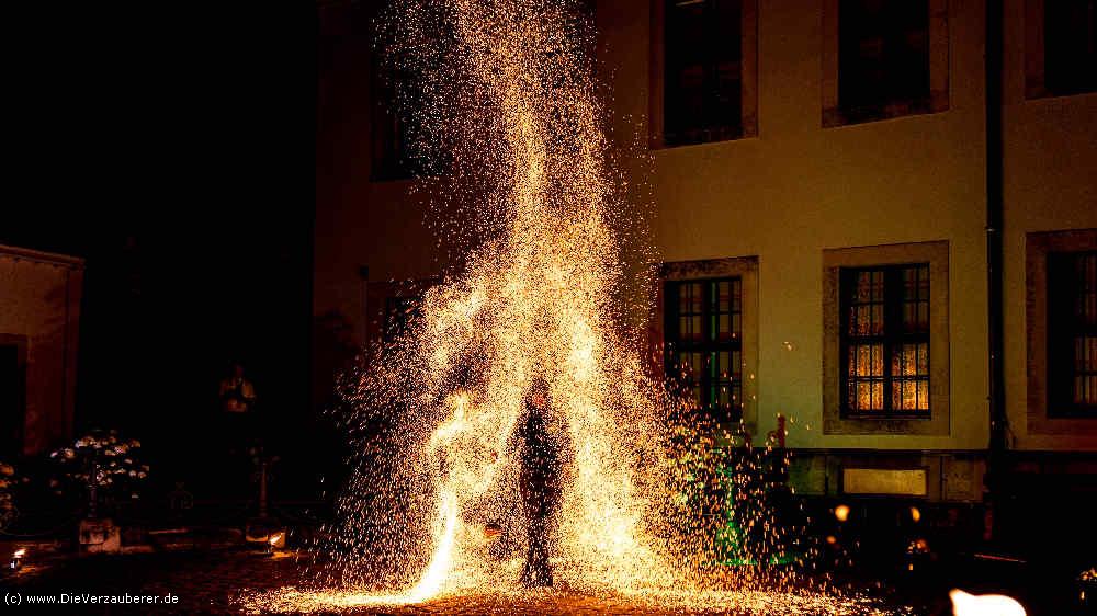 Feuershow Freital als Showeinlage für Hochzeitsfeier