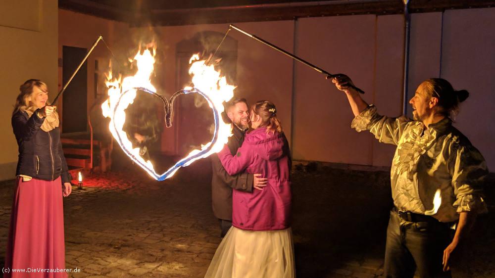 Feuershow Freital als Showeinlage für Hochzeitsfeier