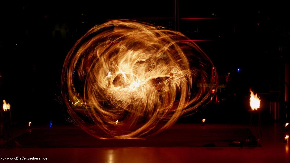 Die Verzauberer | Feuershow indoor sicher für Innenräume
