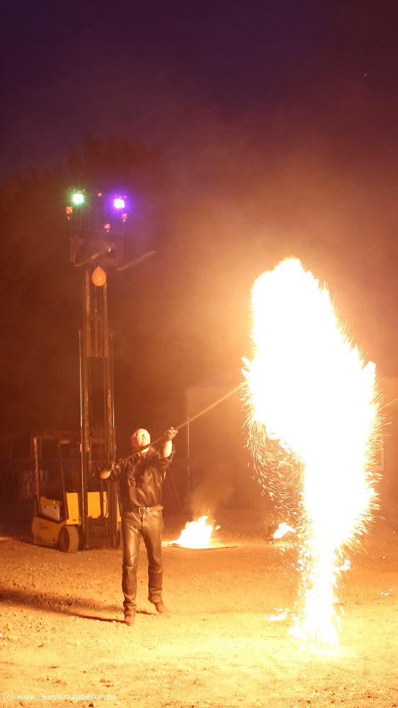 Feuerspucker Leipzig für Weihnachtsfeier der Firma