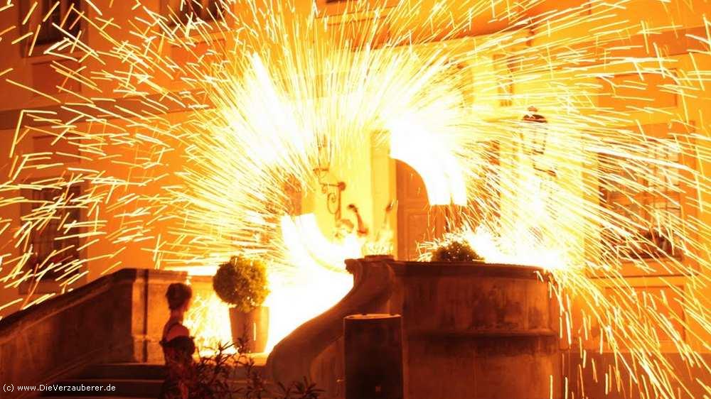 Feuershow Machern vor herrlicher Schlosskulisse