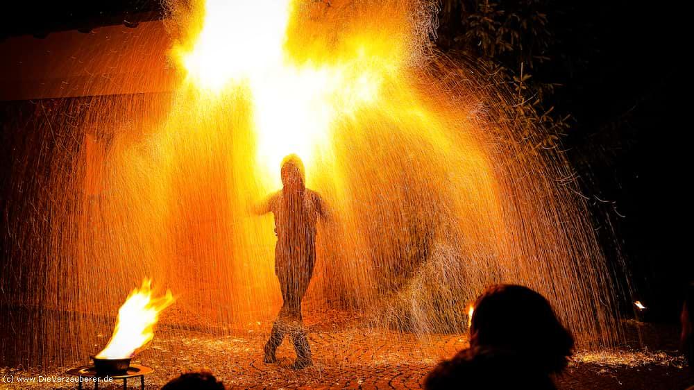 #Feuershow Potsdam | Feuerkünstler, Feuertanz & Lichtshow