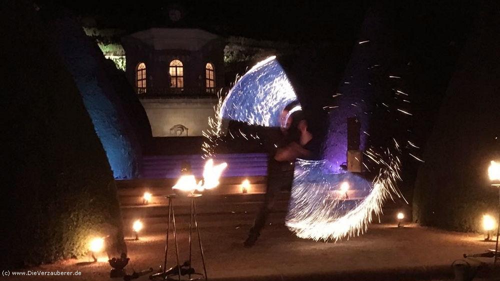 Hochzeitsfeuershow Schloss Wackerbarth in Radebeul als Geschenk