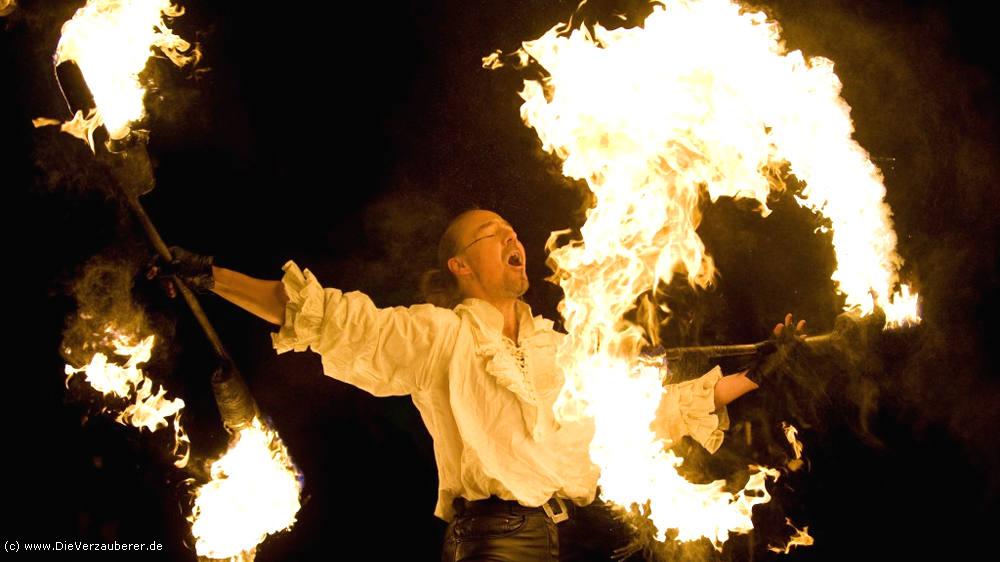 #Feuershow Walpurgis oder Halloween Feuerteufel Hexenfeuer