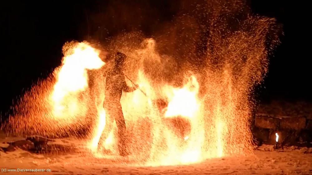 Feuerkünstler als Firmenweihnachtsfeier Höhepunkt