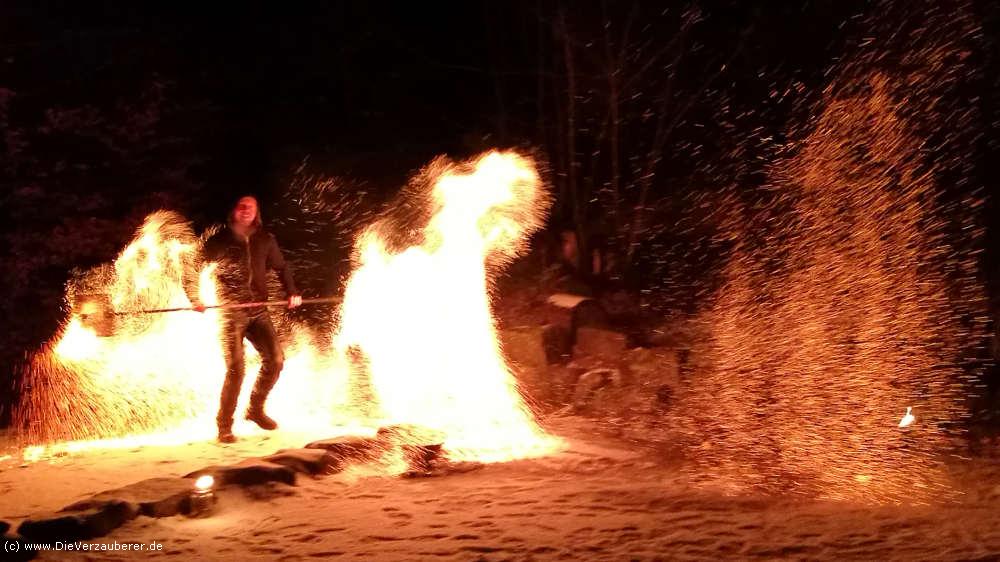 Feuerkünstler als Firmenweihnachtsfeier Höhepunkt